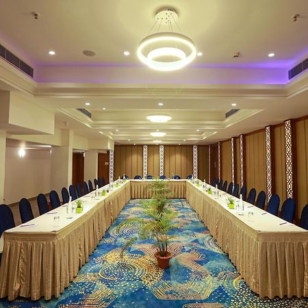 Ira By Orchid Bhubaneswar Hotel Buitenkant foto