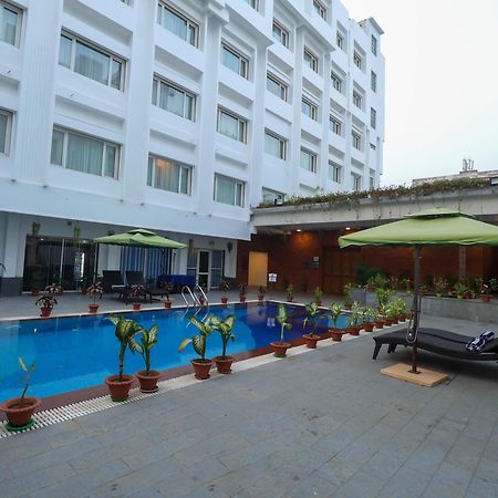 Ira By Orchid Bhubaneswar Hotel Buitenkant foto