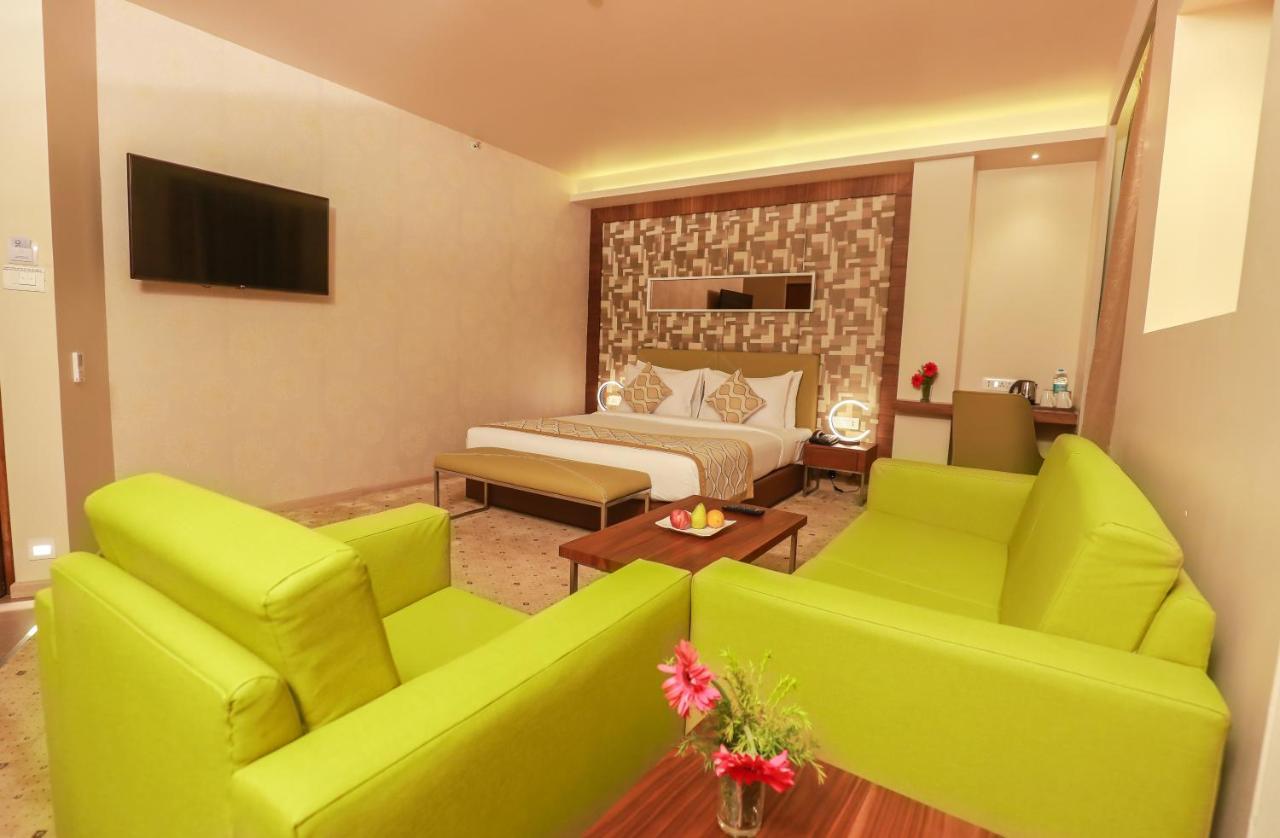 Ira By Orchid Bhubaneswar Hotel Buitenkant foto