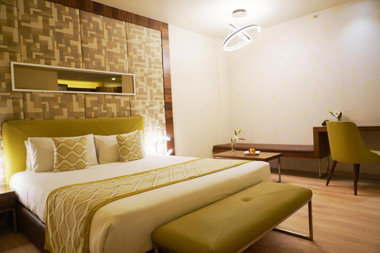 Ira By Orchid Bhubaneswar Hotel Buitenkant foto