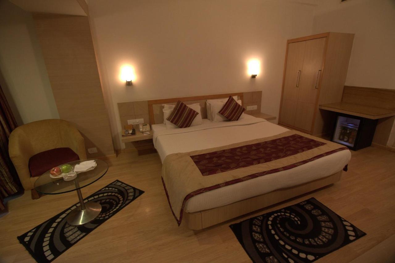 Ira By Orchid Bhubaneswar Hotel Buitenkant foto