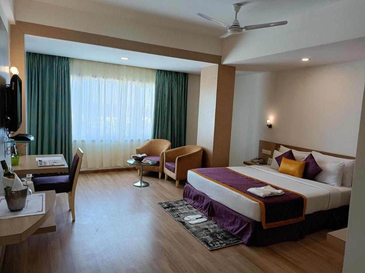 Ira By Orchid Bhubaneswar Hotel Buitenkant foto