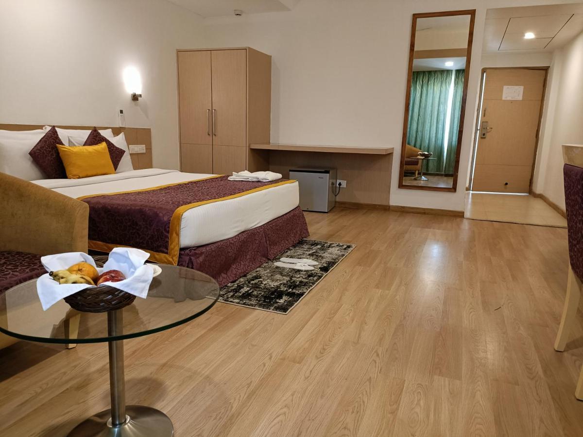 Ira By Orchid Bhubaneswar Hotel Buitenkant foto