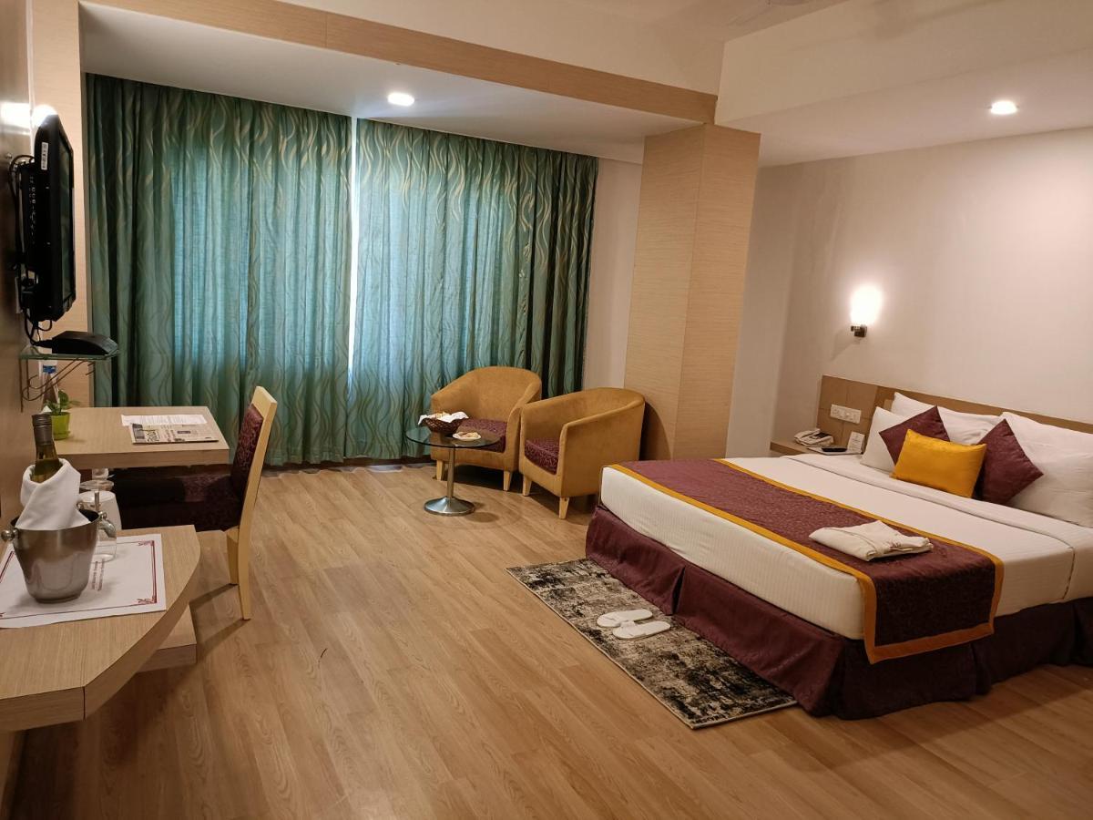 Ira By Orchid Bhubaneswar Hotel Buitenkant foto