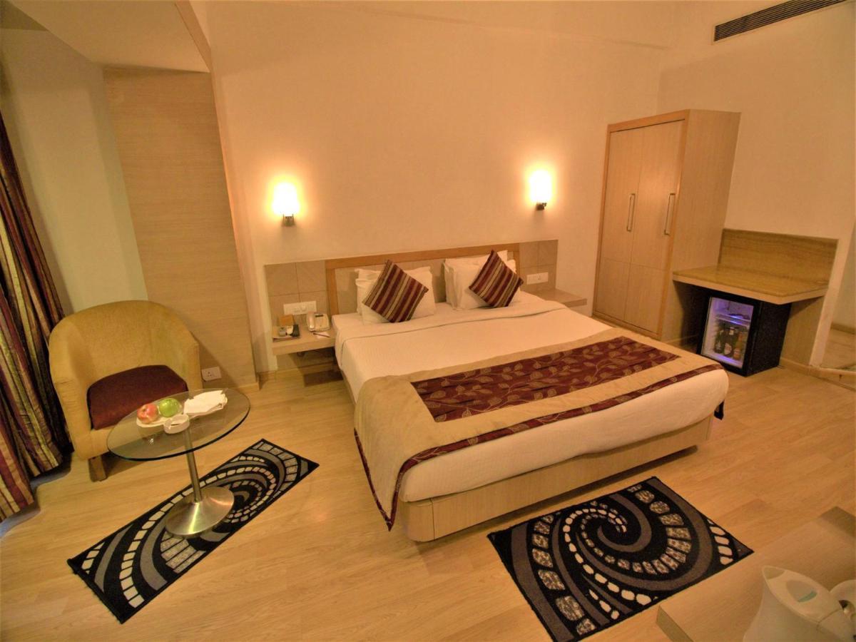 Ira By Orchid Bhubaneswar Hotel Buitenkant foto