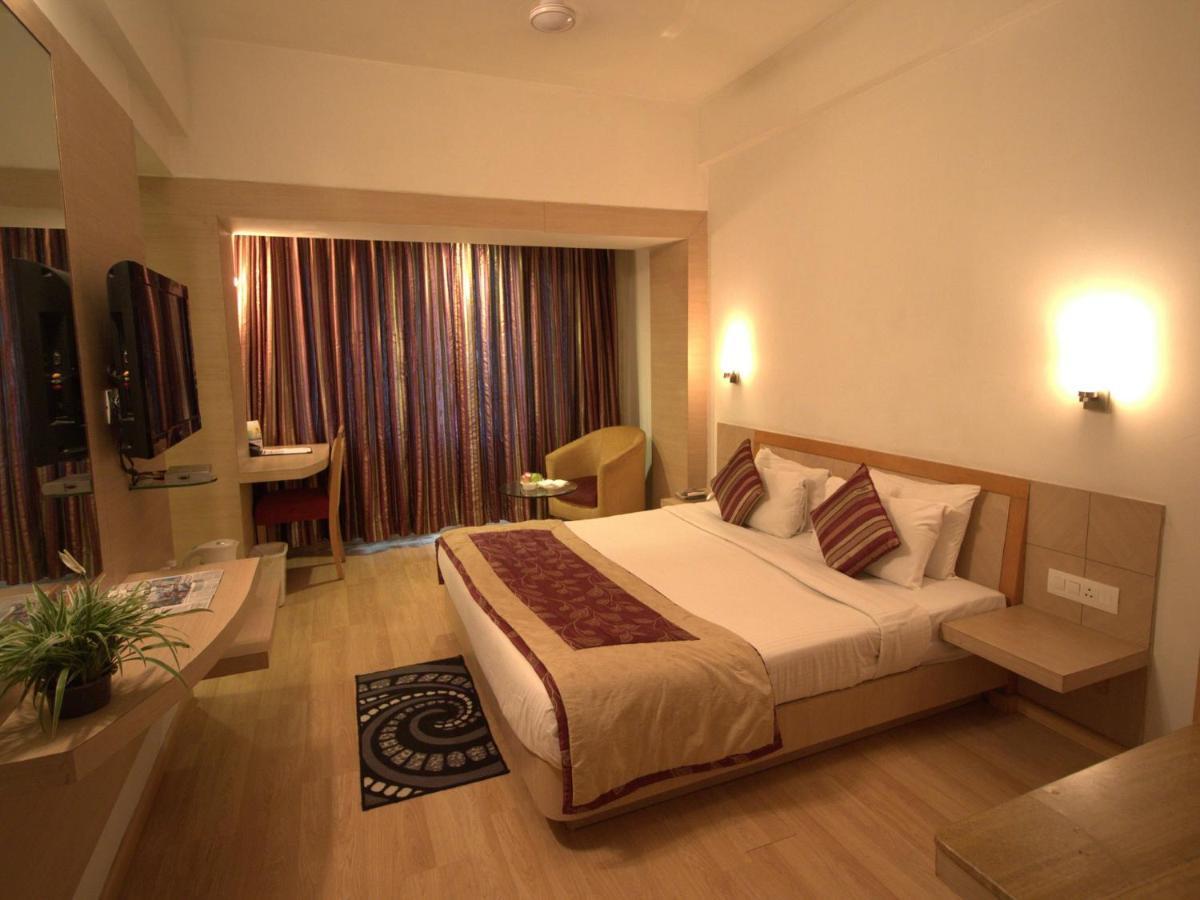 Ira By Orchid Bhubaneswar Hotel Buitenkant foto