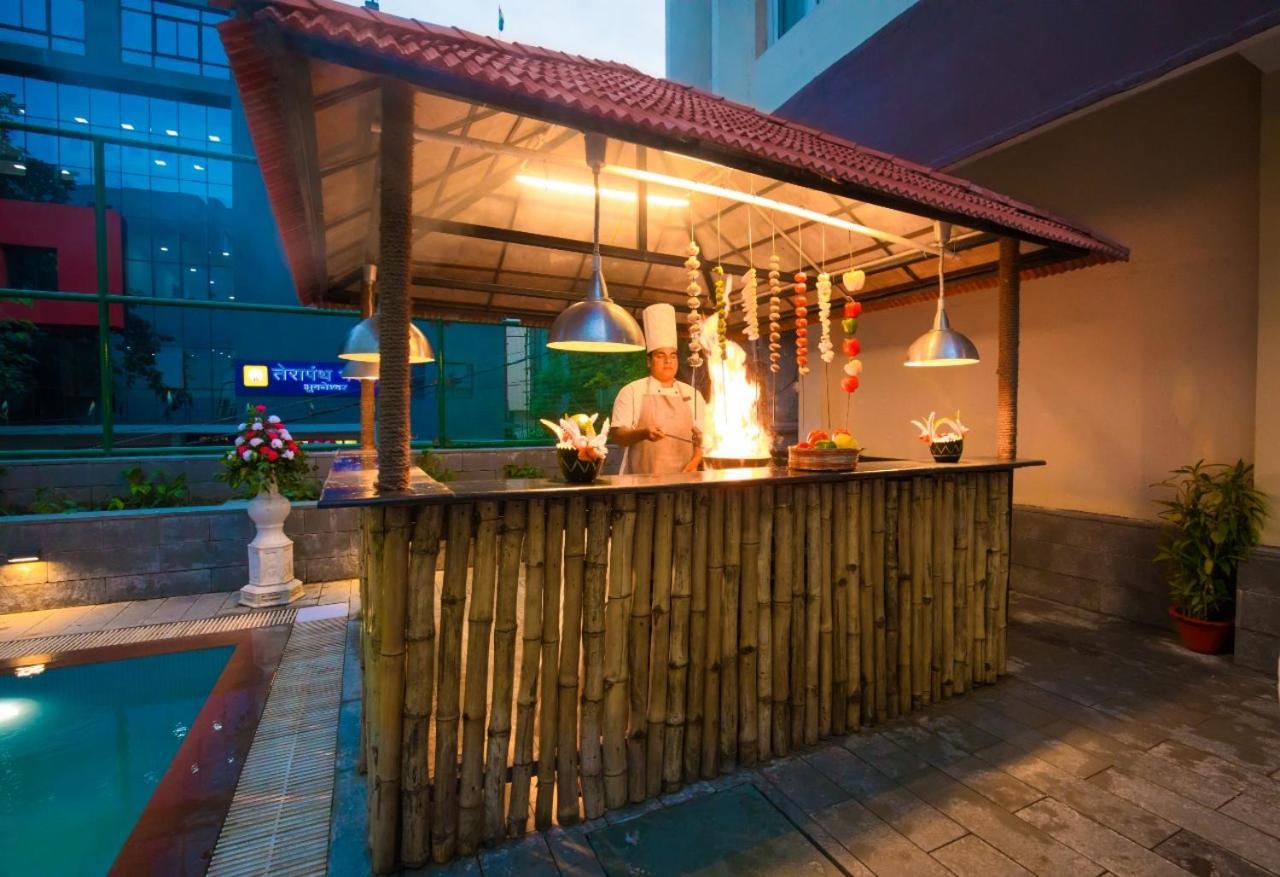 Ira By Orchid Bhubaneswar Hotel Buitenkant foto