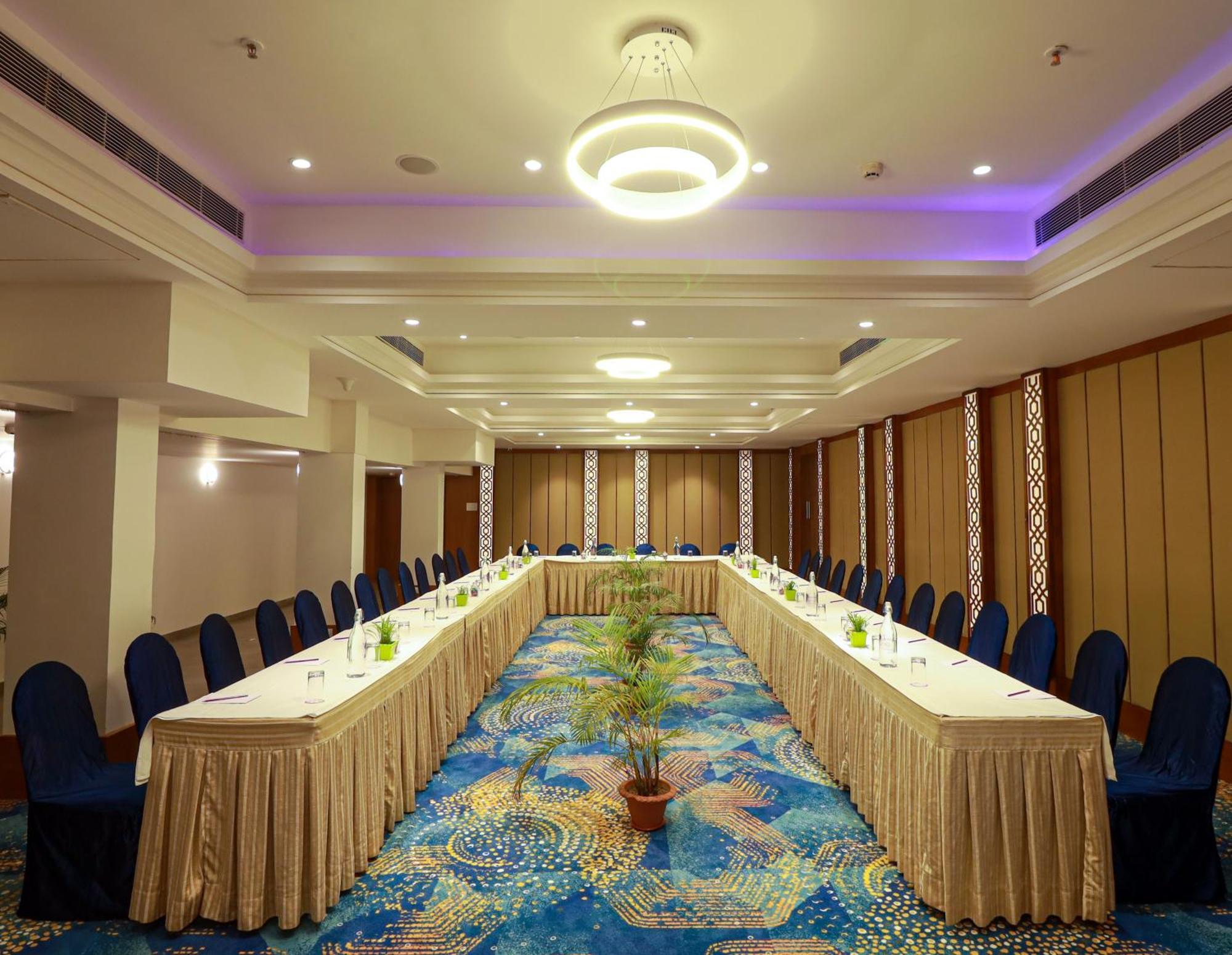 Ira By Orchid Bhubaneswar Hotel Buitenkant foto