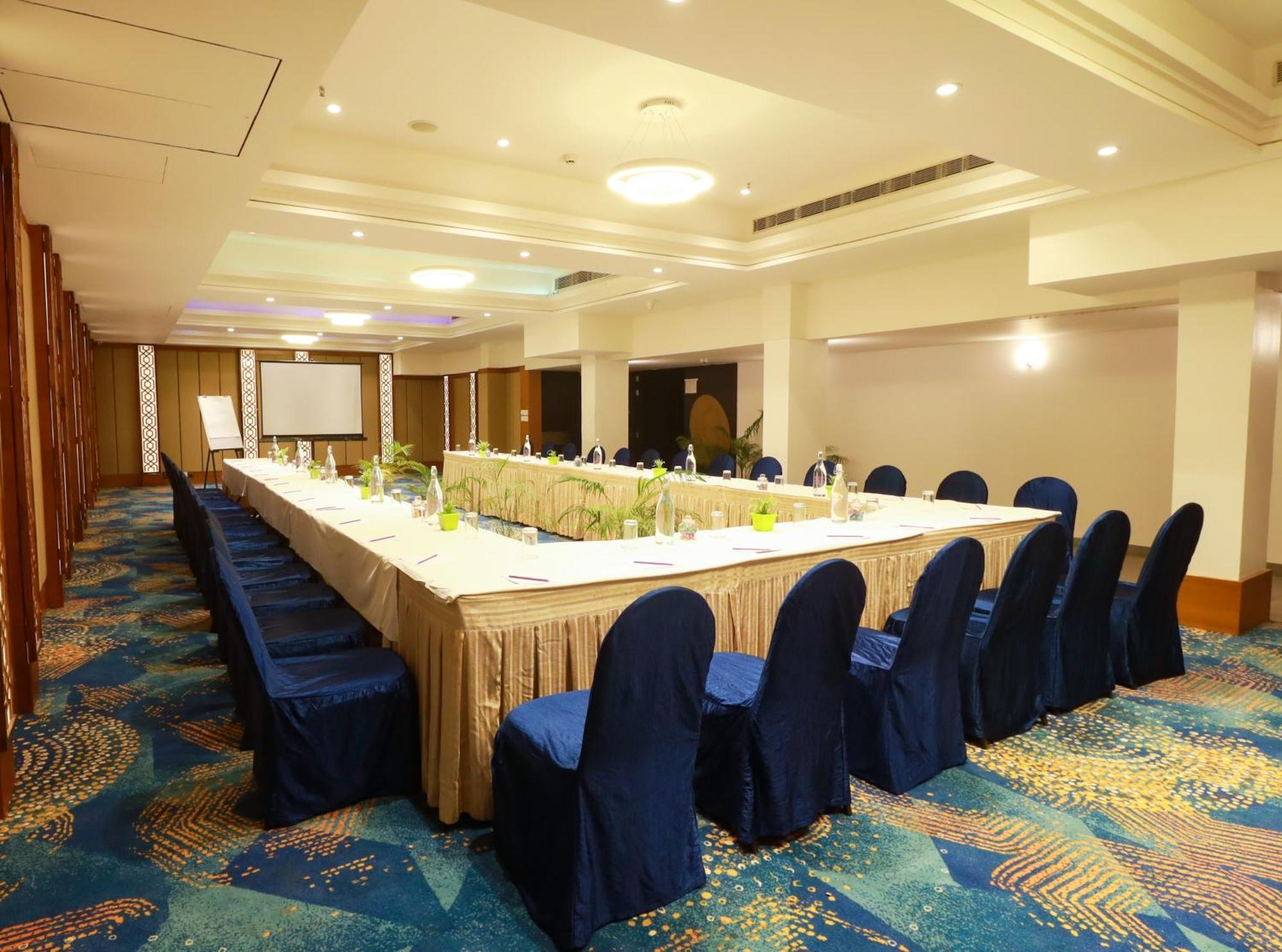 Ira By Orchid Bhubaneswar Hotel Buitenkant foto