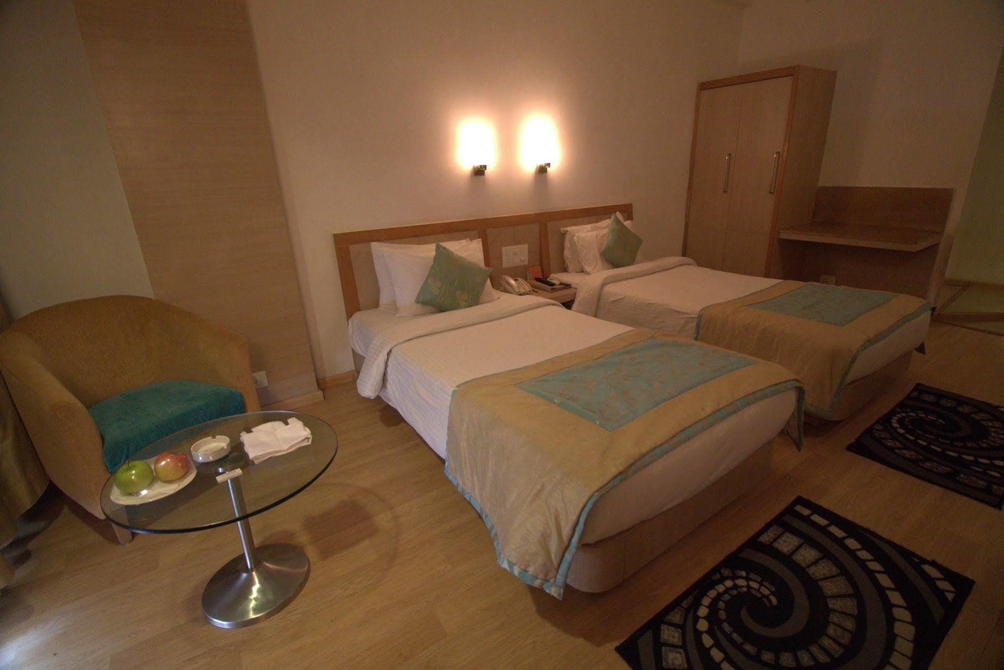 Ira By Orchid Bhubaneswar Hotel Buitenkant foto