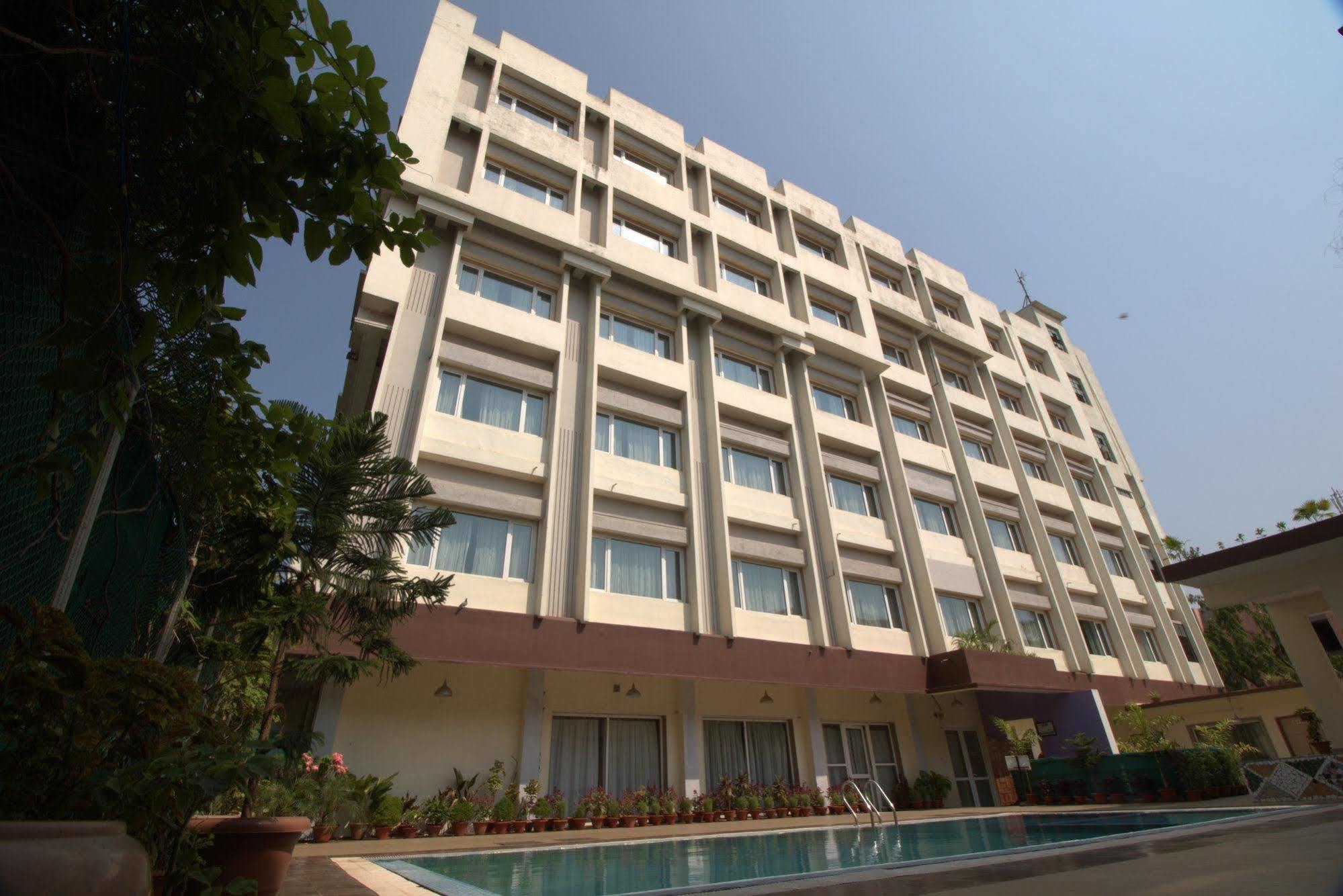 Ira By Orchid Bhubaneswar Hotel Buitenkant foto