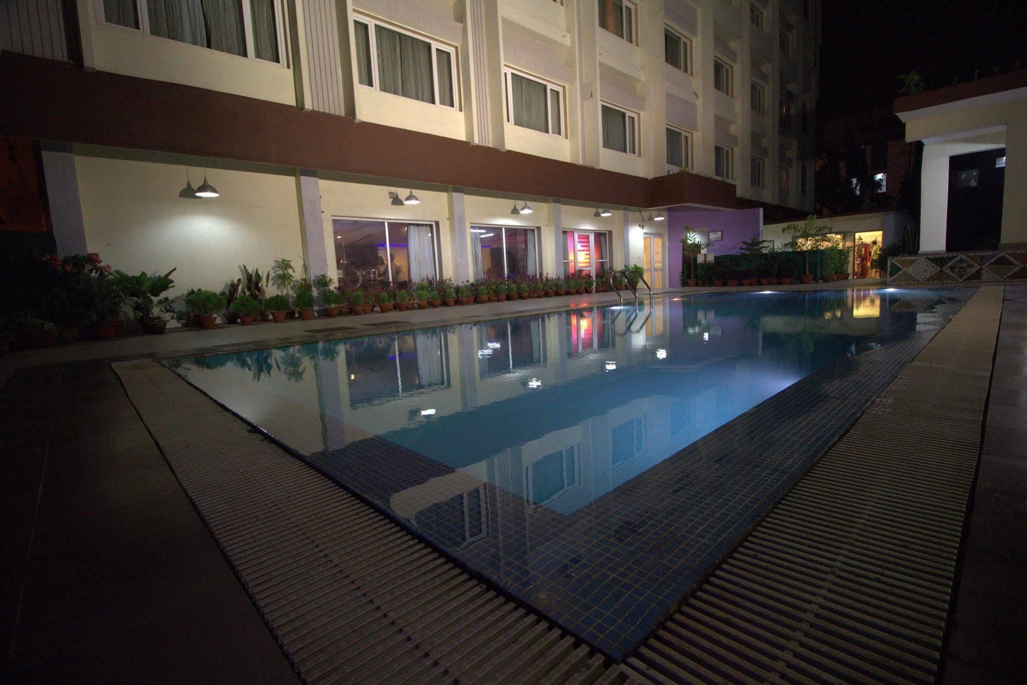 Ira By Orchid Bhubaneswar Hotel Buitenkant foto