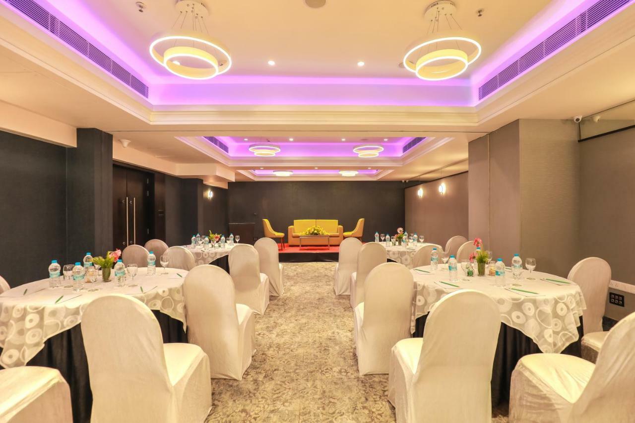 Ira By Orchid Bhubaneswar Hotel Buitenkant foto